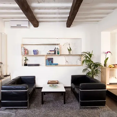 Loft Silent Terrace 8 Minutes Duomo Apartmán
