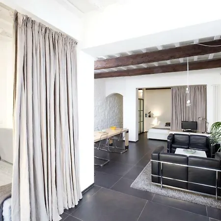 Apartment Loft Silent Terrace 8 Minutes Duomo Florenz